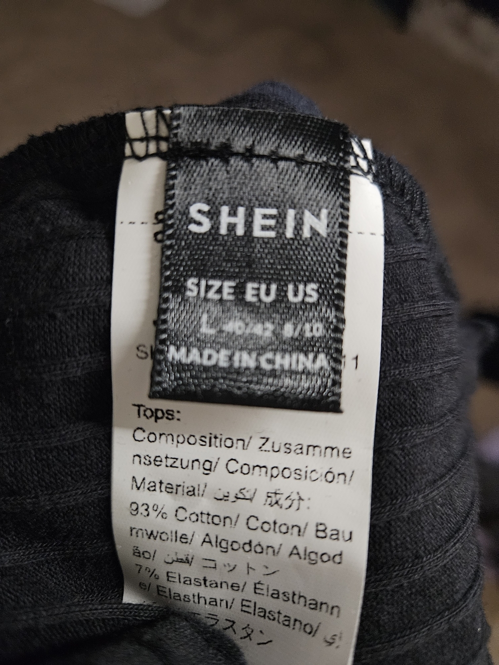SHEIN Black Ribbed Ruched Front Crop Top - Picture 4 of 6